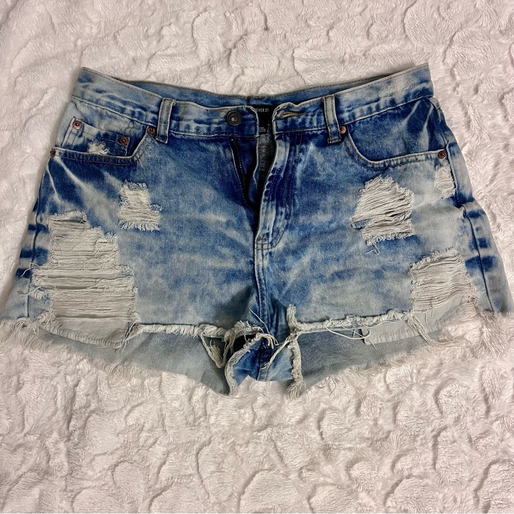 Forever 21 Cloud Blue Distressed Denim Shorts Women’s Size Large
